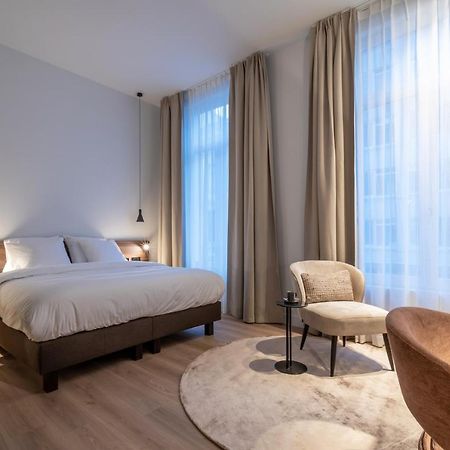 One Two Four - Hotel & Spa Gent Bagian luar foto