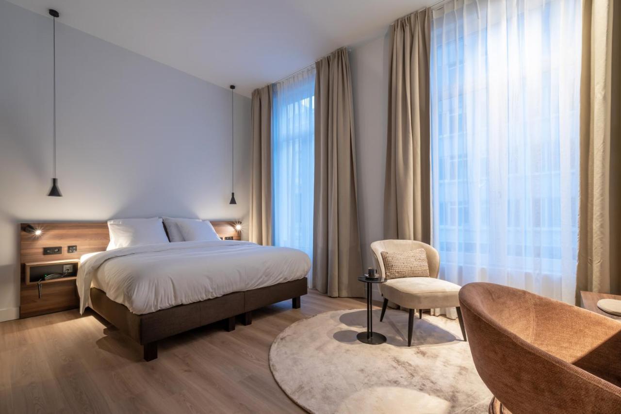 One Two Four - Hotel & Spa Gent Bagian luar foto