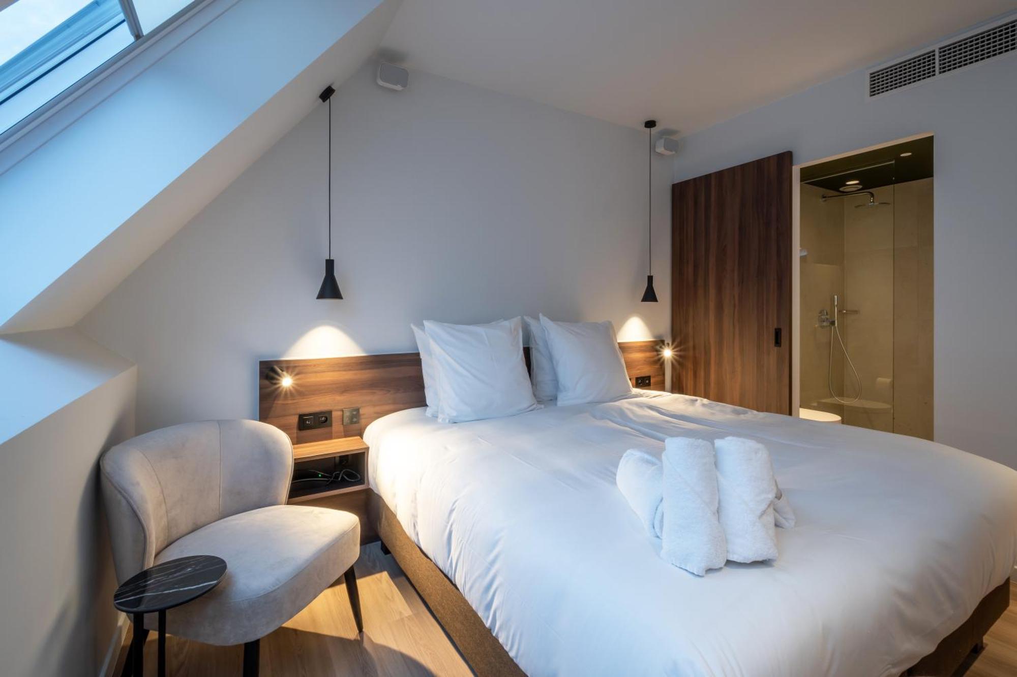 One Two Four - Hotel & Spa Gent Bagian luar foto
