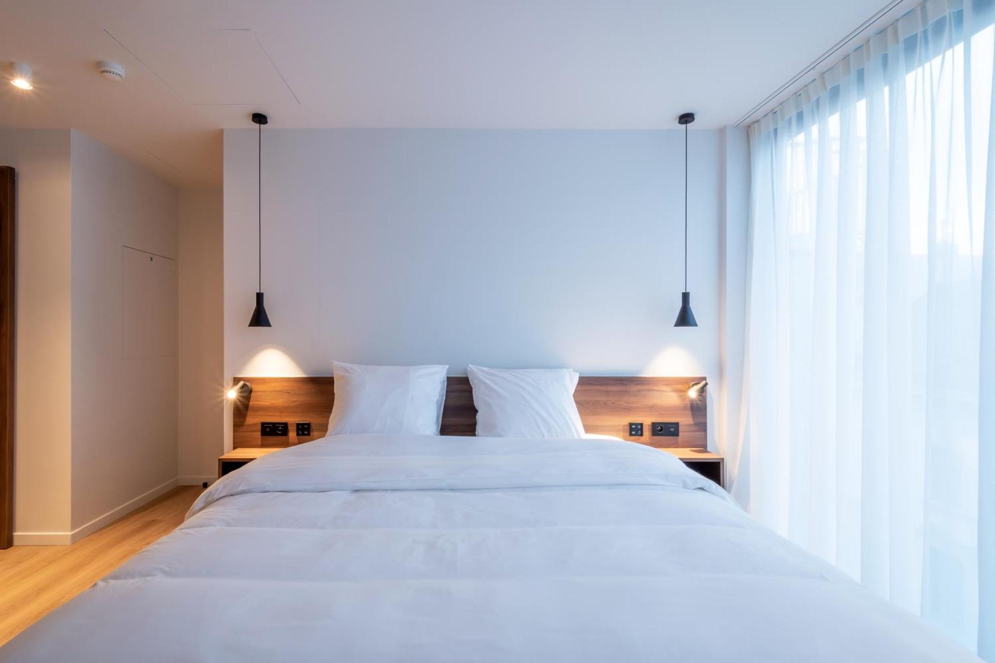 One Two Four - Hotel & Spa Gent Bagian luar foto